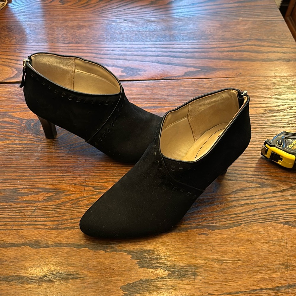 Life Stride faux suede black booties in 11W  with 3 inch heel